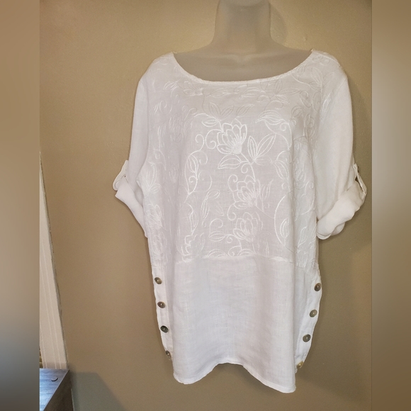 Lungo L'arno Tops - Ladies white linen blouse